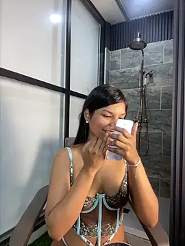 AnnaLoren  online show from April 21, 12:00 pm