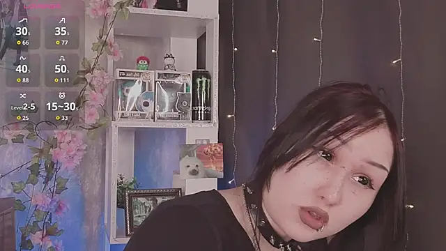 ThoraHaring online show from April 20, 4:04 am