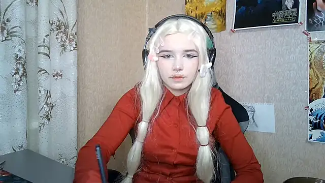 Snapshot of MilaTyan chatting on April 23, 5:04 pm MilaTyan online show from April 23, 5:04 pm
