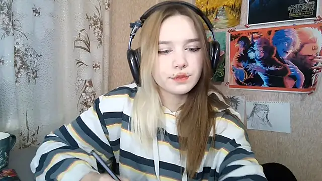 Snapshot of MilaTyan chatting on April 24, 3:36 pm MilaTyan online show from April 24, 3:36 pm