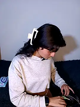 Snapshot of Lili__Clan chatting on March 5, 11:23 pm Lili Clan online show from March 5, 11:23 pm