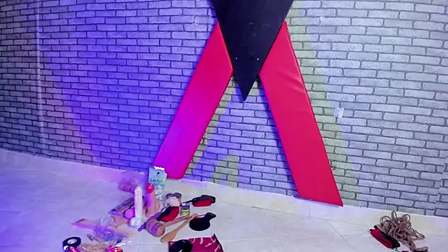 hillary bigbutt online show from April 23, 12:29 pm