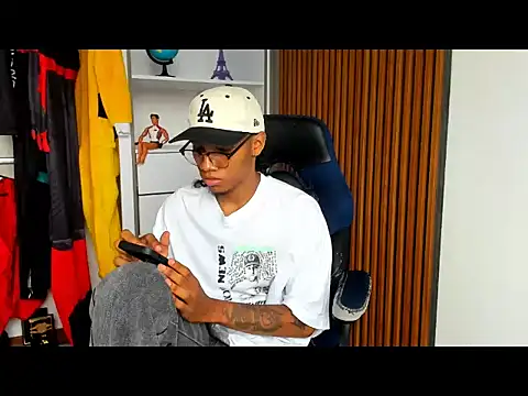 yandi hot online show from March 3, 2:12 pm