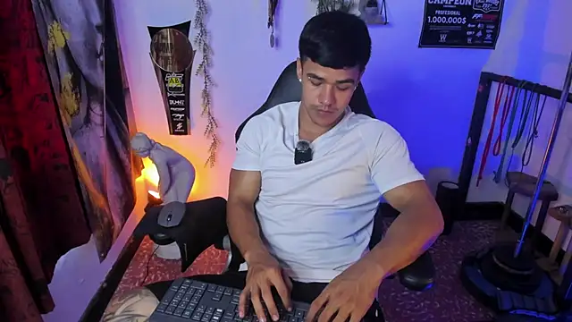 Rob zaens33 online show from April 10, 1:27 pm