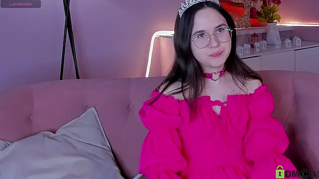 leylamirage online show from March 10, 12:32 pm