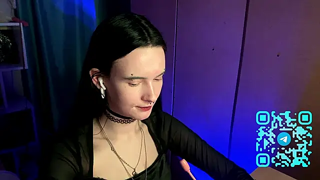 MabelDefina online show from March 26, 11:05 am