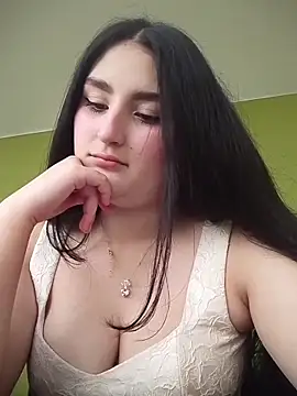 zoe moon   online show from April 21, 10:34 pm