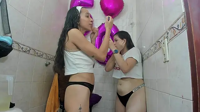 Snapshot of Princedemonlindasdestroy chatting on May 26, 7:32 pm Princedemonlindasdestroy online show from May 26, 7:32 pm