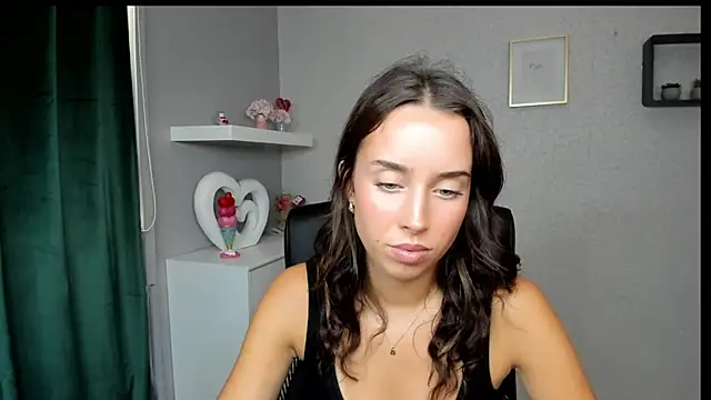 Snapshot of AdeleSolo chatting on July 14, 12:33 pm AdeleSolo online show from July 14, 12:33 pm