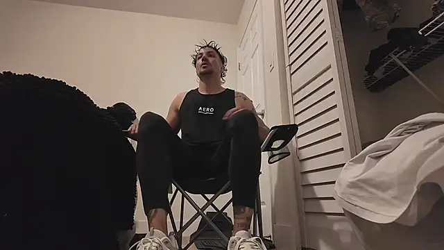 Alejandrosolerxxx online show from February 24, 1:14 am