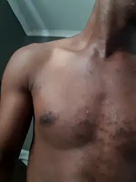 Snapshot of DeclawedPoise chatting on March 19, 6:50 am DeclawedPoise online show from March 19, 6:50 am