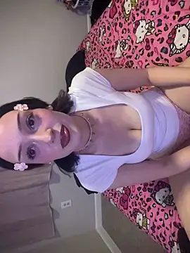 strwbrrymilk online show from February 22, 1:18 am