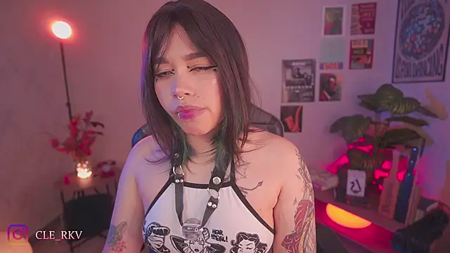 violette clerk1  online show from April 25, 10:40 pm