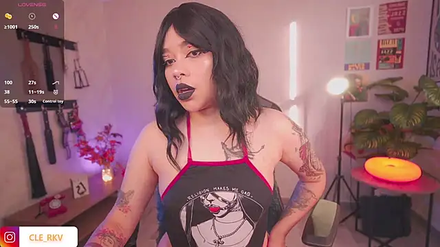 Snapshot of violette_clerk1_ chatting on June 27, 9:53 pm violette clerk1 online show from June 27, 9:53 pm