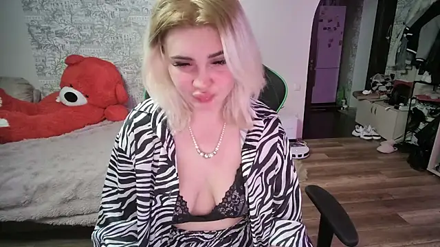 SlankyMic online show from April 16, 6:09 pm