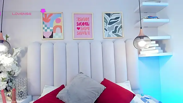 Mia Bailey  online show from April 24, 3:09 am