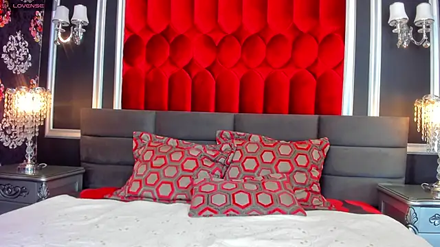 ElizabethObrien online show from February 22, 8:18 pm