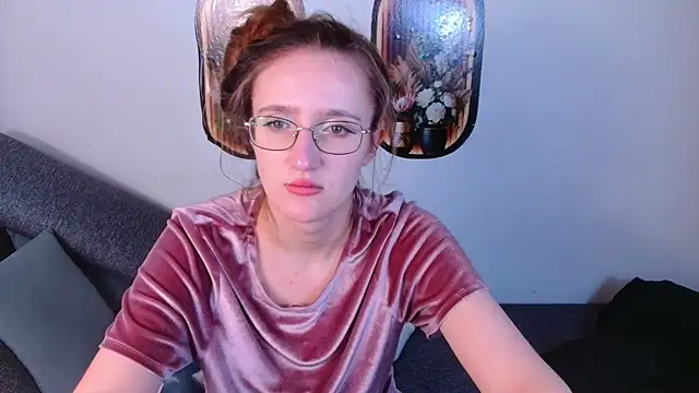 Snapshot of miay_here_ chatting on May 14, 4:47 pm miay here online show from May 14, 4:47 pm