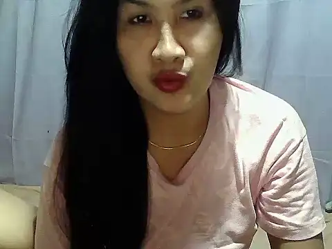 Snapshot of Sh1nbae22 chatting on June 29, 3:45 pm Sh1nbae22 online show from June 29, 3:45 pm