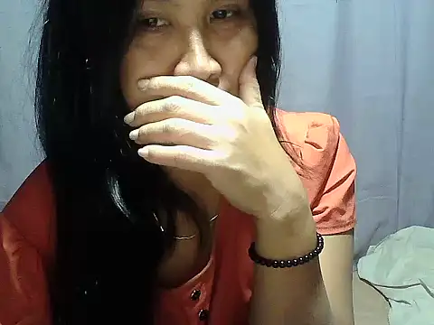 Snapshot of Sh1nbae22 chatting on August 1, 2:27 pm Sh1nbae22 online show from August 1, 2:27 pm