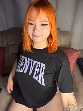 Snapshot of alysson_As chatting on May 25, 12:27 am alysson As online show from May 25, 12:27 am