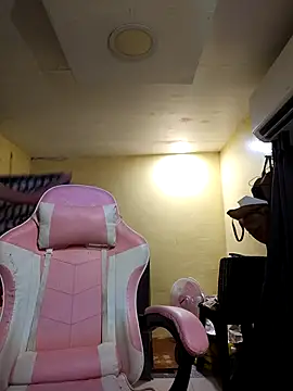 Luna Moonfang online show from April 24, 8:44 pm