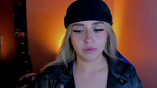 saradiazxxx online show from March 28, 3:17 am