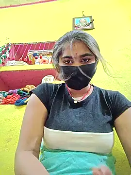 Snapshot of Cute_Mahek99 chatting on May 5, 4:26 pm Cute Mahek99 online show from May 5, 4:26 pm