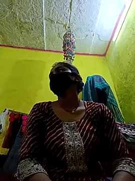 Snapshot of Cute_Mahek99 chatting on May 11, 11:02 pm Cute Mahek99 online show from May 11, 11:02 pm