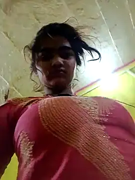 Snapshot of Cute_Mahek99 chatting on July 6, 11:18 pm Cute Mahek99 online show from July 6, 11:18 pm