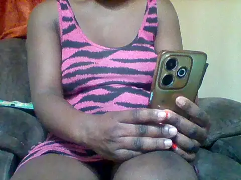 Snapshot of zee66658 chatting on June 5, 1:12 am zee66658 online show from June 5, 1:12 am