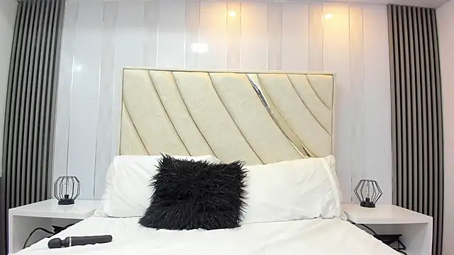 violetta cutest  online show from February 18, 12:12 pm