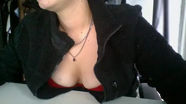 Snapshot of Geileboef28 chatting on July 6, 8:55 am Geileboef28 online show from July 6, 8:55 am