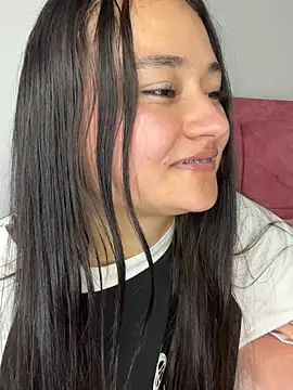 Snapshot of Sofia-squir chatting on April 12, 2:22 pm Sofia-squir online show from April 12, 2:22 pm