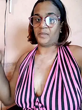 indianstrawberrylips4u online show from April 29, 7:56 am