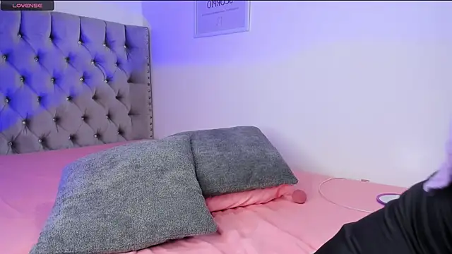 eva cutee  online show from March 25, 6:03 pm