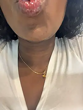 ZarahFerreira online show from April 22, 11:06 pm