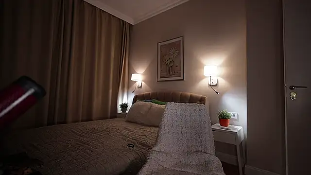 Snapshot of supreme_dominatrix chatting on February 8, 4:03 am supreme dominatrix online show from February 8, 4:03 am