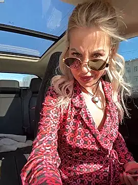 LisaMurr online show from April 2, 12:03 pm