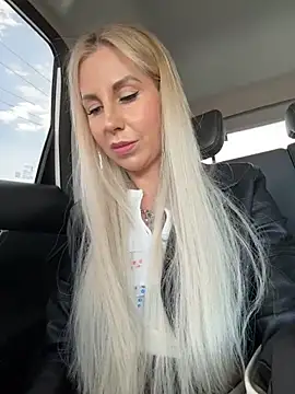 LisaMurr online show from April 21, 11:27 am