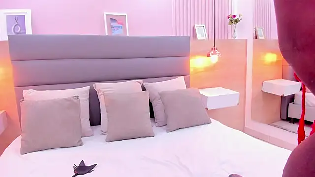 ivonne duval online show from March 30, 4:19 pm