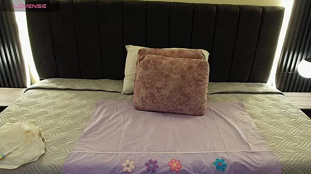 MoriahStorm online show from April 20, 12:41 pm