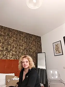 LaireeFelini online show from February 24, 7:45 pm