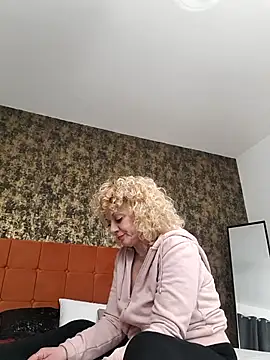 LaireeFelini online show from March 2, 7:21 pm