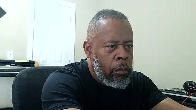 Cleozevo1961 online show from March 13, 5:19 pm