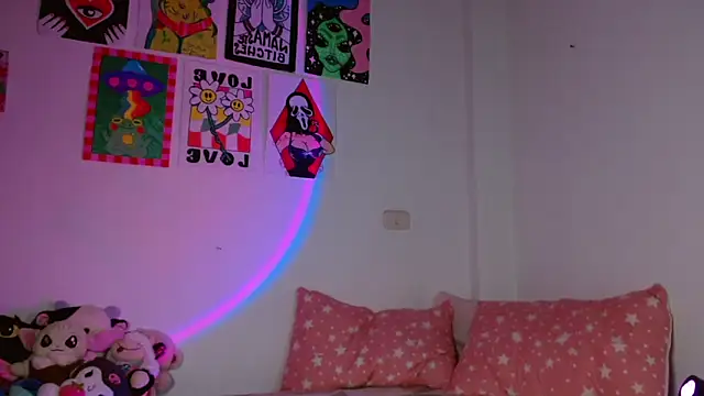 chloe roxy online show from April 23, 3:30 am