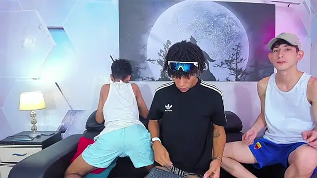 Spicy guys online show from April 18, 8:09 pm