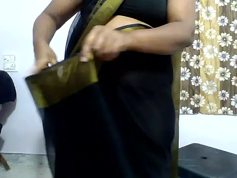 Snapshot of Angel_honeybear_143 chatting on March 4, 9:26 am Angel honeybear 143 online show from March 4, 9:26 am