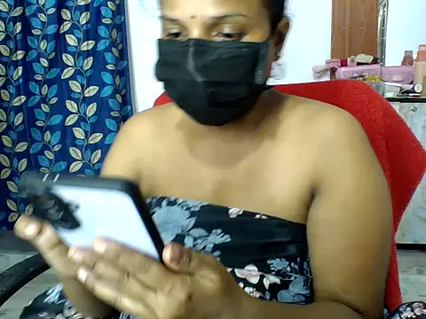 Snapshot of Angel_honeybear_143 chatting on June 26, 10:36 pm Angel honeybear 143 online show from June 26, 10:36 pm