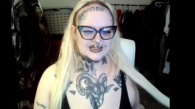 grindhouseho online show from April 30, 1:56 am